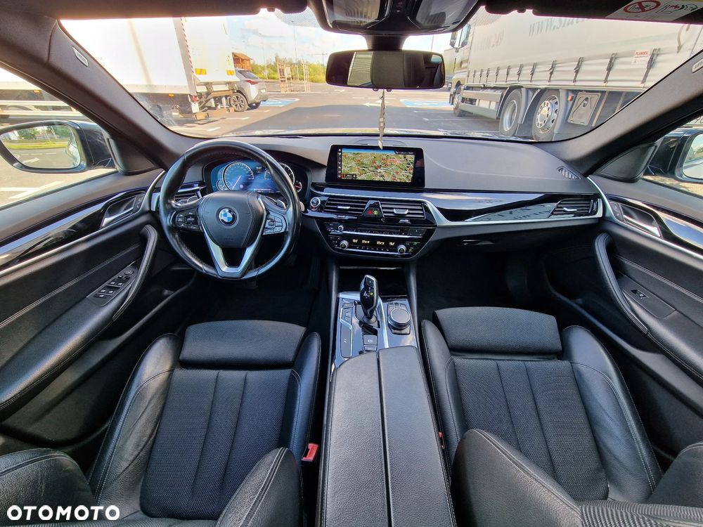 BMW Seria 5 525d Sport Line - 23