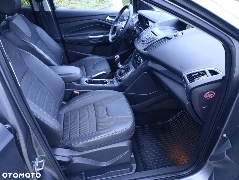 Ford Kuga 2.0 TDCi FWD Titanium - 14