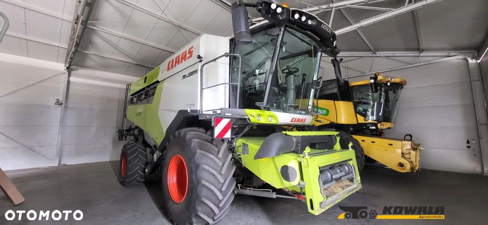 Claas Lexion 7500 + V930