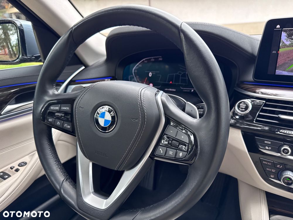 BMW Seria 5 520d xDrive mHEV Luxury Line sport - 35