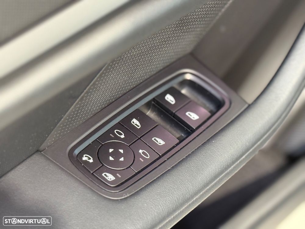 Porsche Taycan Standard - 18