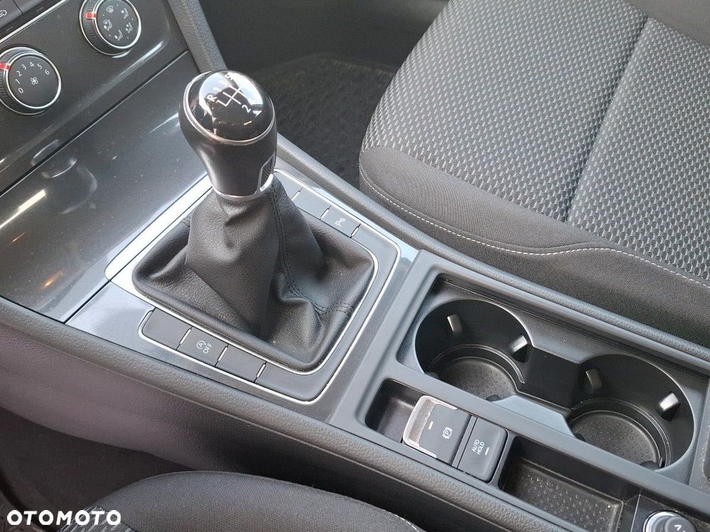 Volkswagen Golf 1.0 TSI BMT Trendline - 14