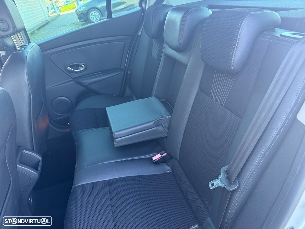 Renault Mégane 1.5 dCi Dynamique Luxe - 25