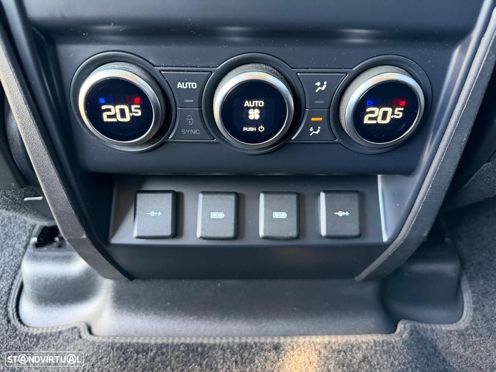 Land Rover Defender 2.0 D 110 AWD S - 12