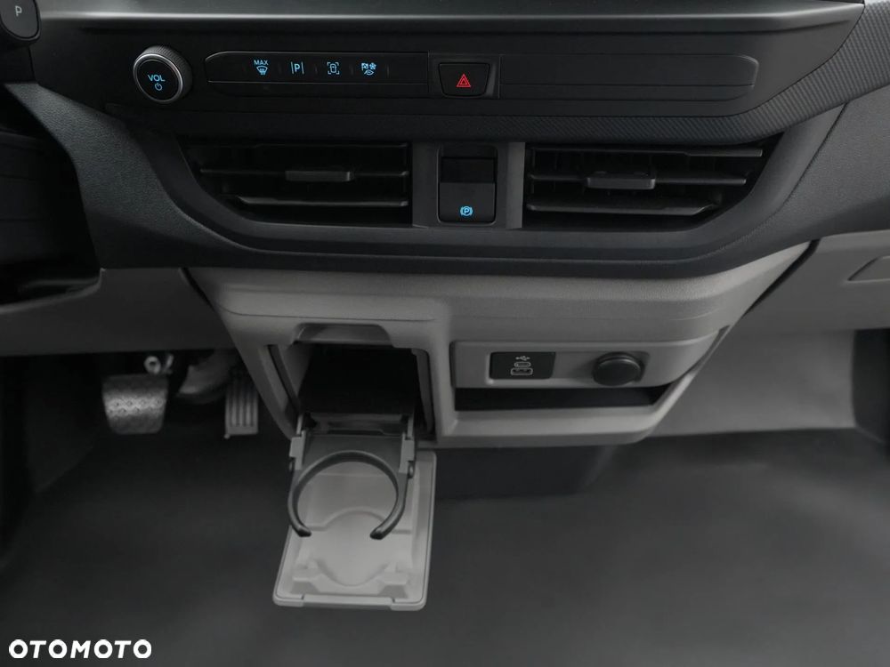 Ford E-Transit Custom Van L2 136KM Trend - 22