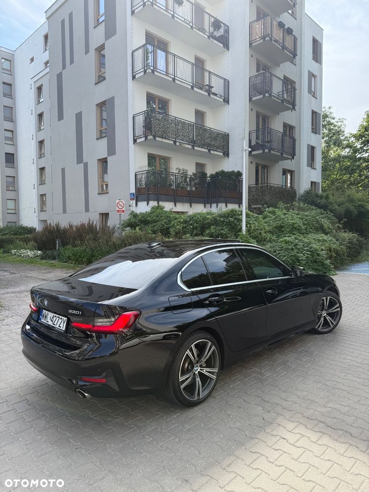 BMW Seria 3 330i Sport Line - 4