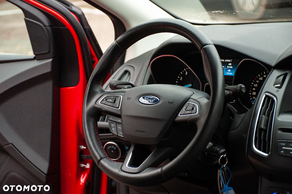 Ford Focus SW 1.5 EcoBoost S&S ST-LINE - 30