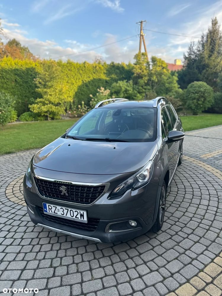 Peugeot 2008 1.2 Pure Tech Allure S&S EAT6 - 1