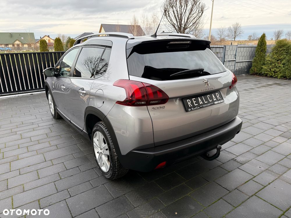 Peugeot 2008 BlueHDi 100 STOP & START Signature - 4