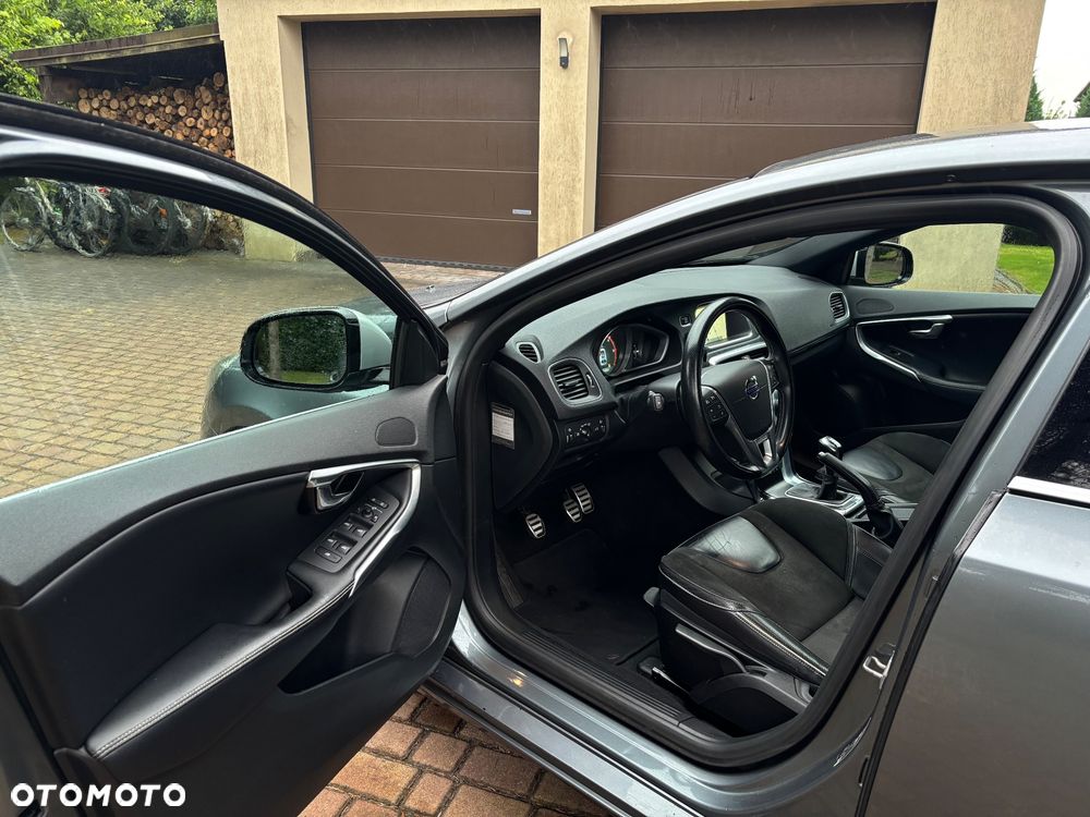 Volvo V40 D4 Drive-E R-Design Momentum - 8