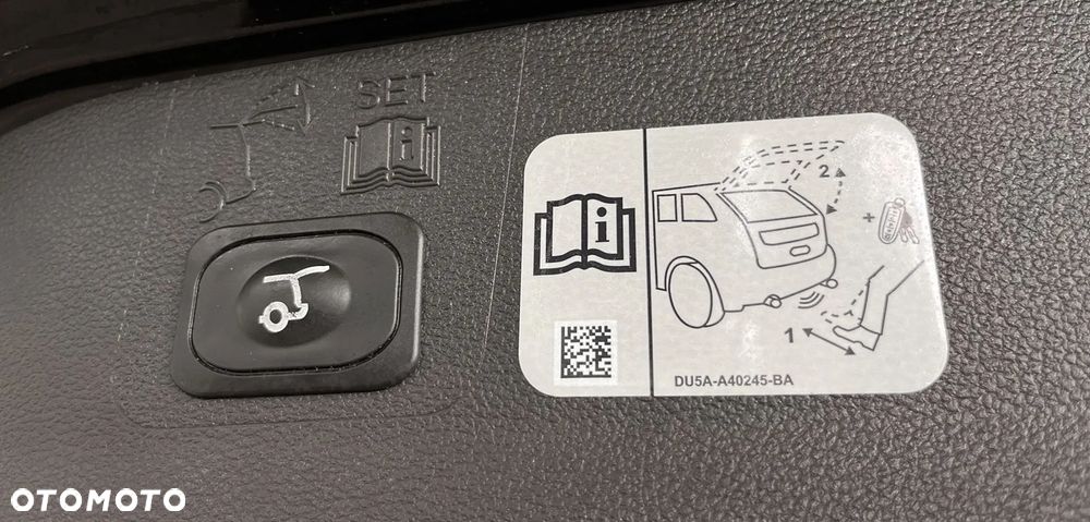 Ford Kuga 1.5 EcoBoost ST-LINE X - 20