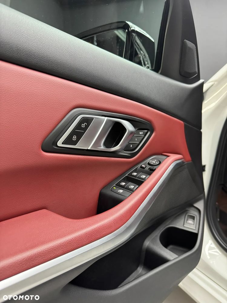 BMW Seria 3 330i xDrive M Sport sport - 6