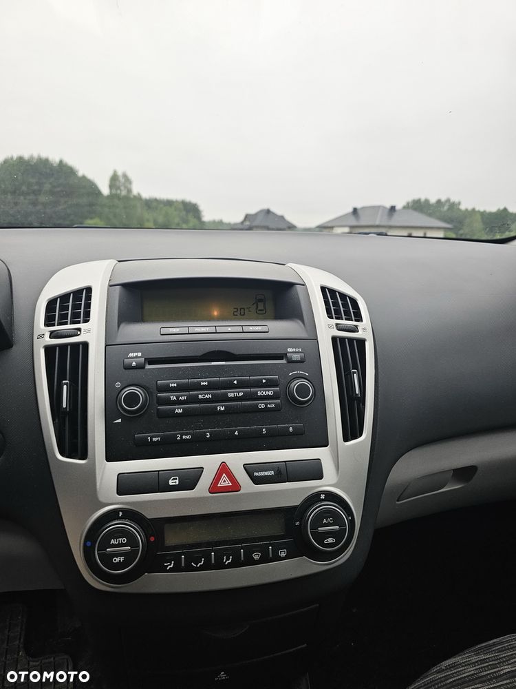 Kia Ceed - 35