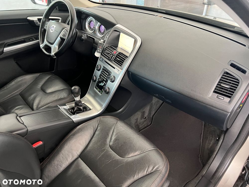 Volvo XC 60 D5 AWD RDesign - 30