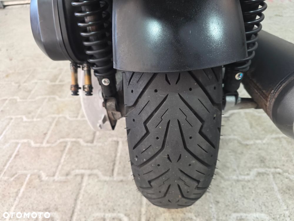 Yamaha X-max - 27