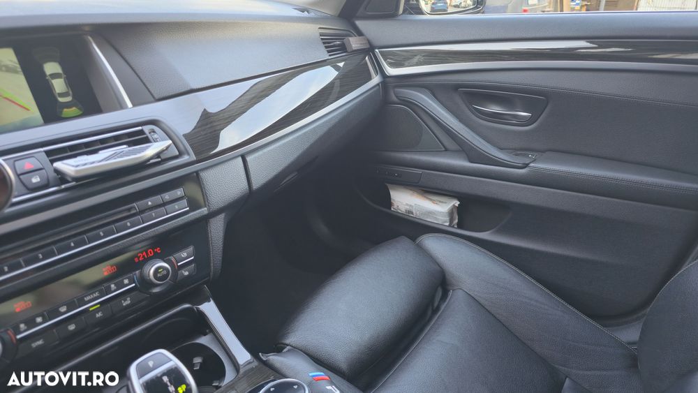 BMW Seria 5 525d xDrive - 16