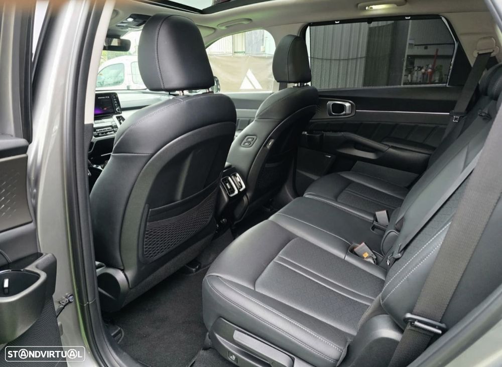 Kia Sorento 1.6 T-GDI HEV Concept - 16