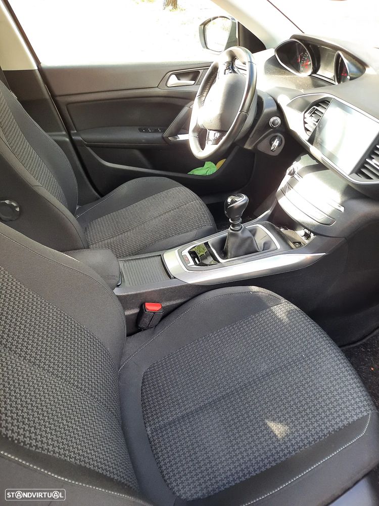 Peugeot 308 SW - 7