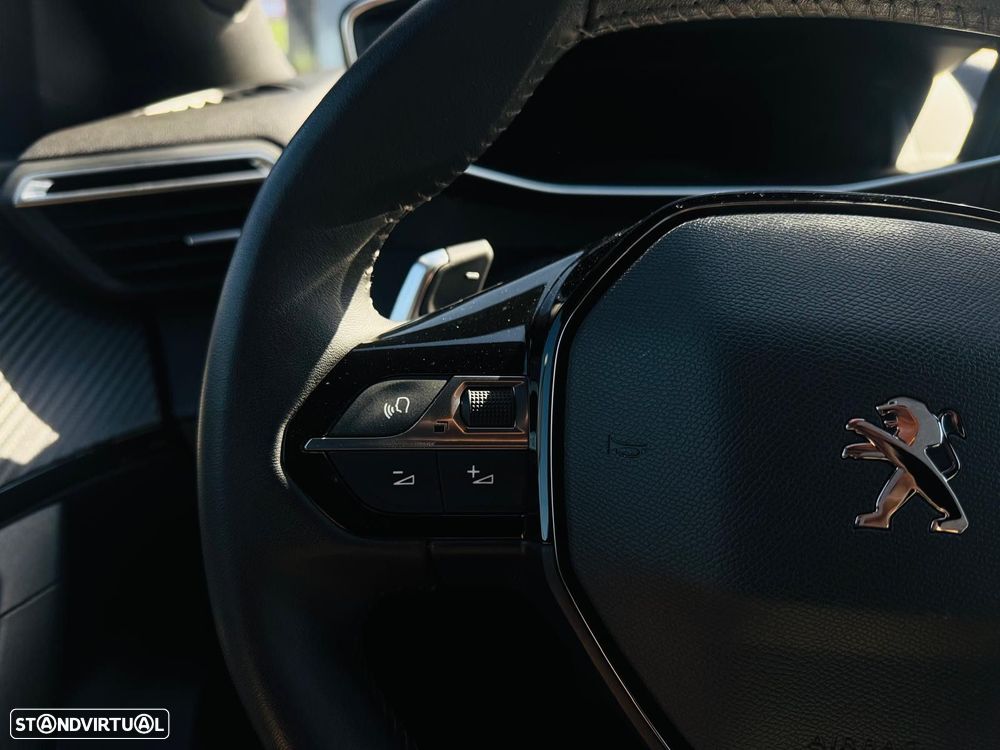 Peugeot 2008 1.2 PureTech Allure Pack EAT8 - 24