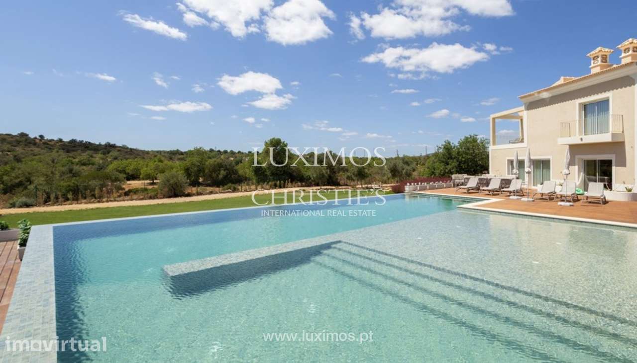 Luxuosa Moradia V4 com piscina, à venda em Estoi, Algarve - Grande imagem: 2/30