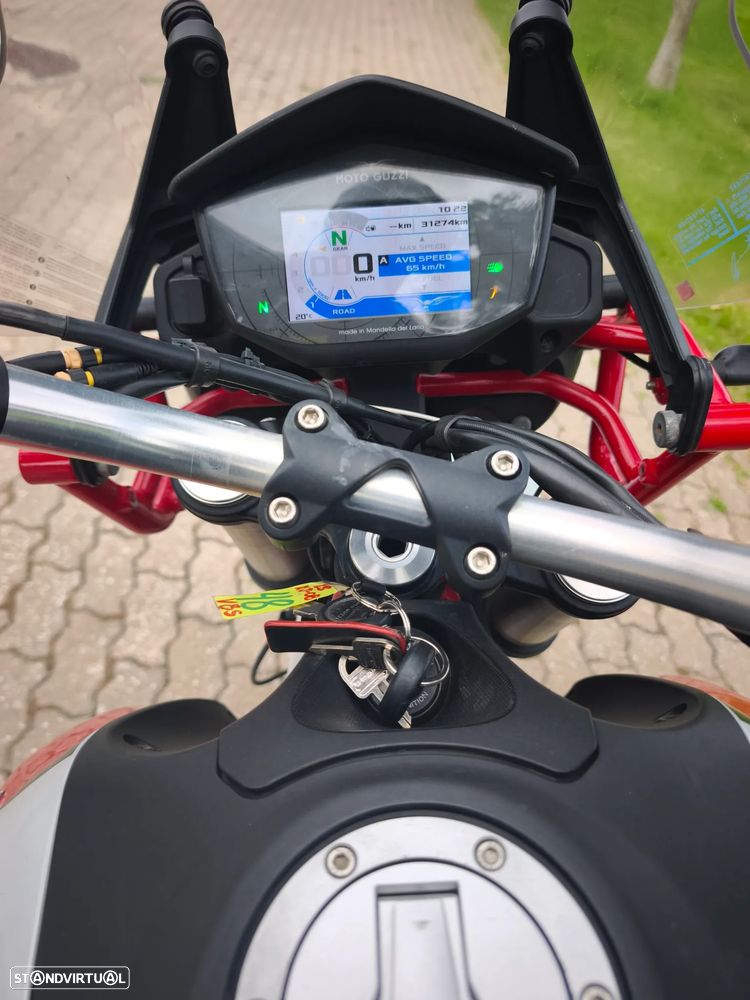 Moto Guzzi V85 TT - 6