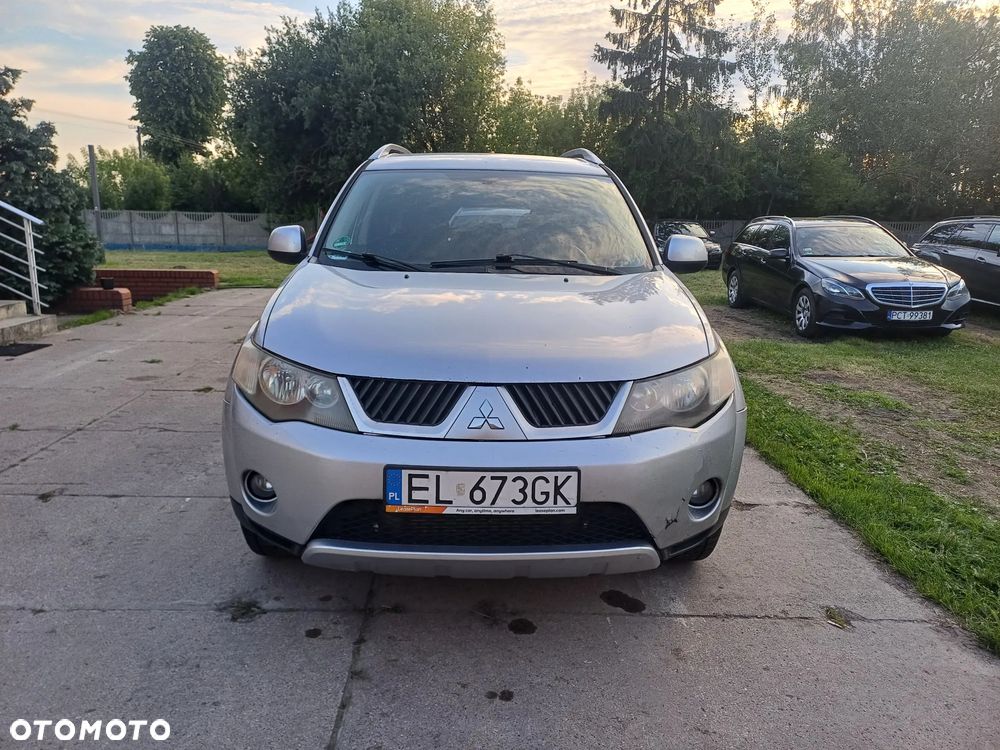Mitsubishi Outlander 2.0 DID Instyle - 2