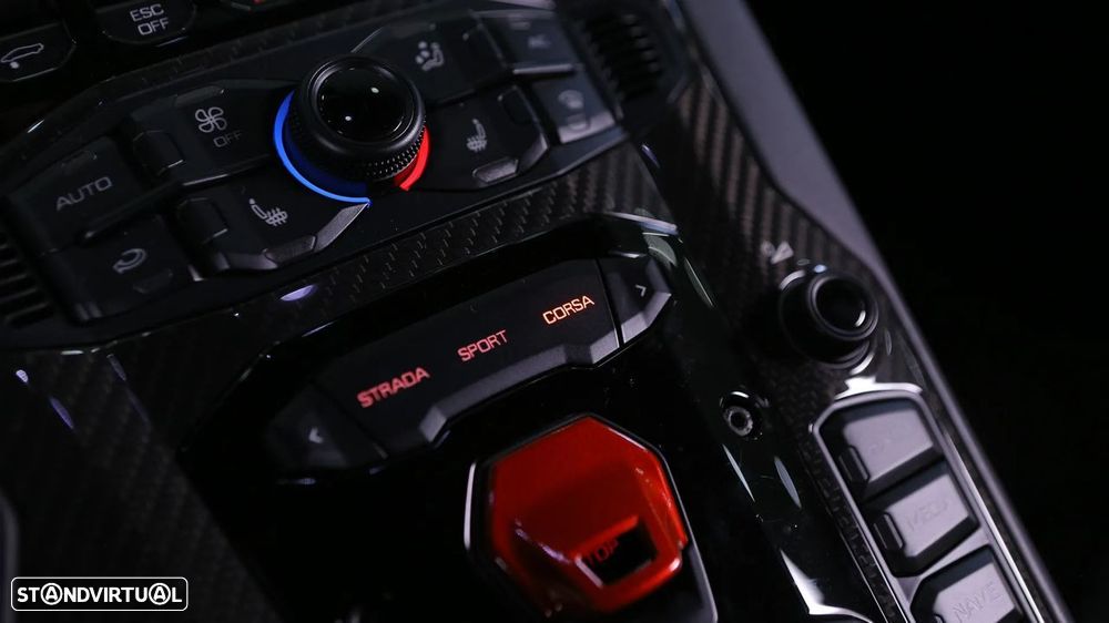 Lamborghini Aventador 6.5 V12 LP750-4 SV - 27