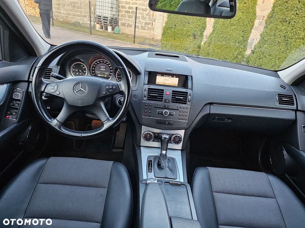 Mercedes-Benz Klasa C 180 CGI Automatik BlueEFFICIENCY - 15