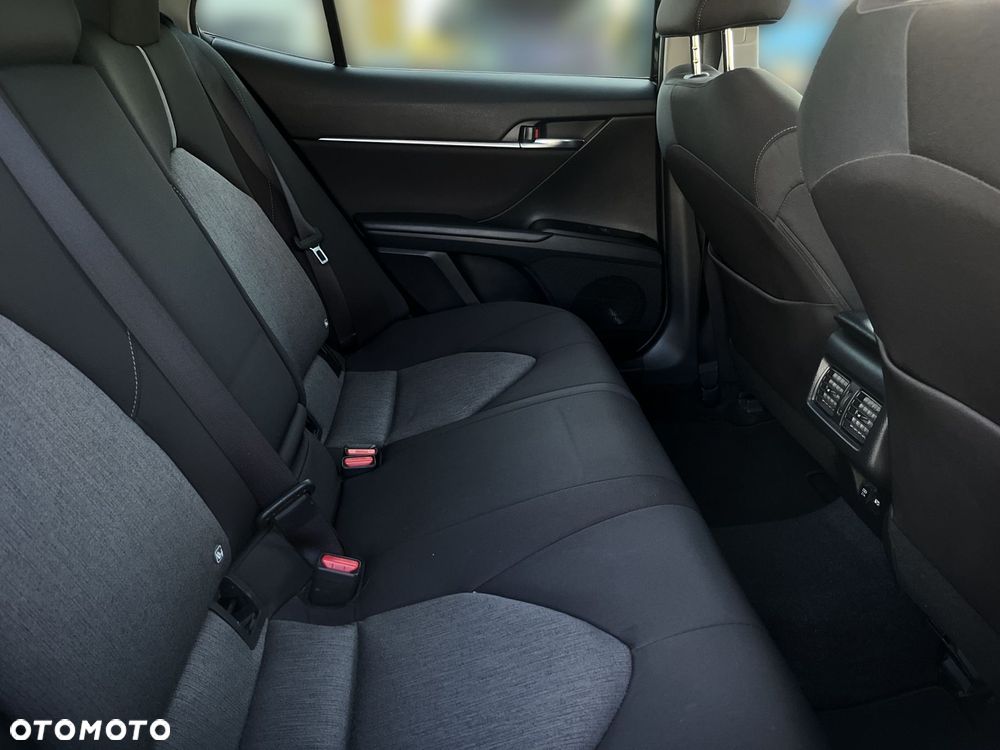 Toyota Camry - 10