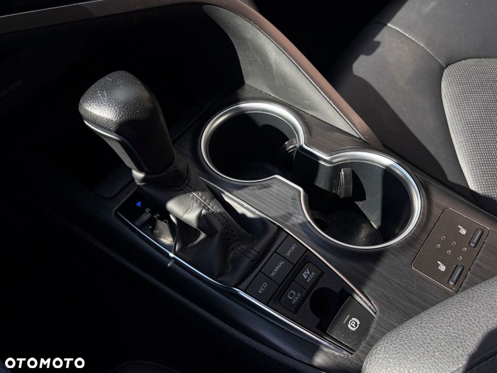 Toyota Camry 2.5 Hybrid Executive CVT - 19