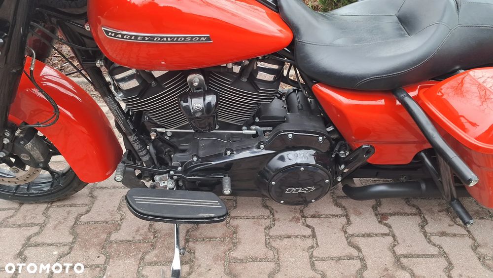 Harley-Davidson Touring Street Glide - 11