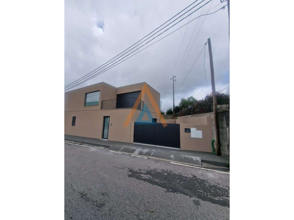Moradia Contemporânea em Arrifana - Design Moderno e Localização Pr... - Grande imagem: 5/6