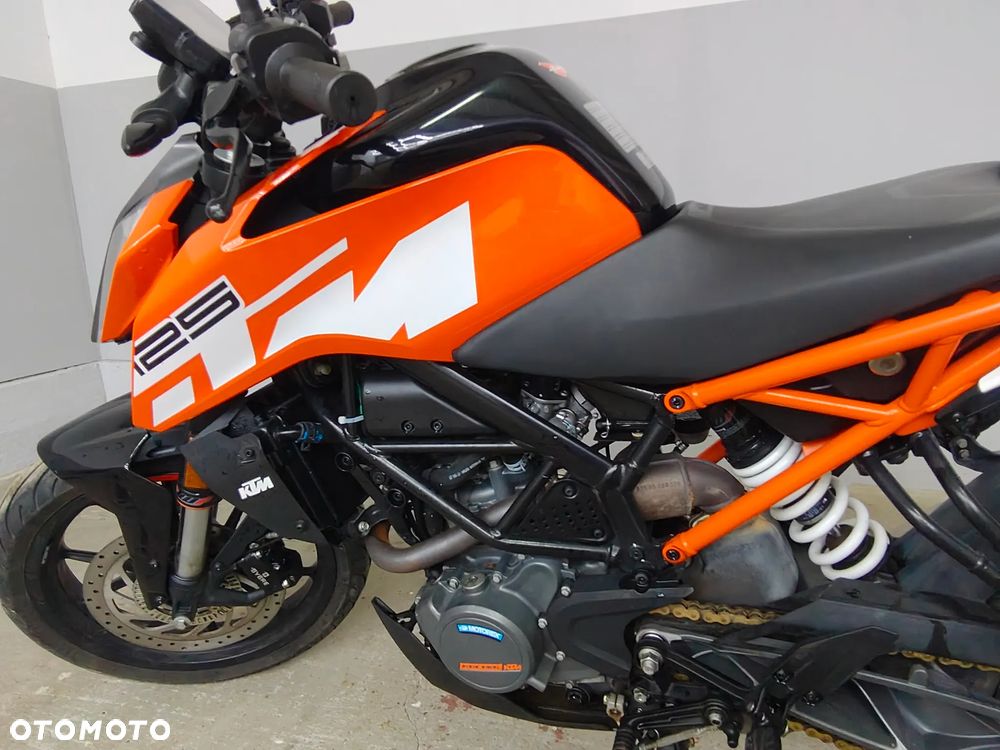 KTM Duke 125 - 13