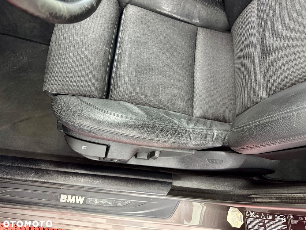 BMW Seria 5 525d xDrive Sport-Aut - 29