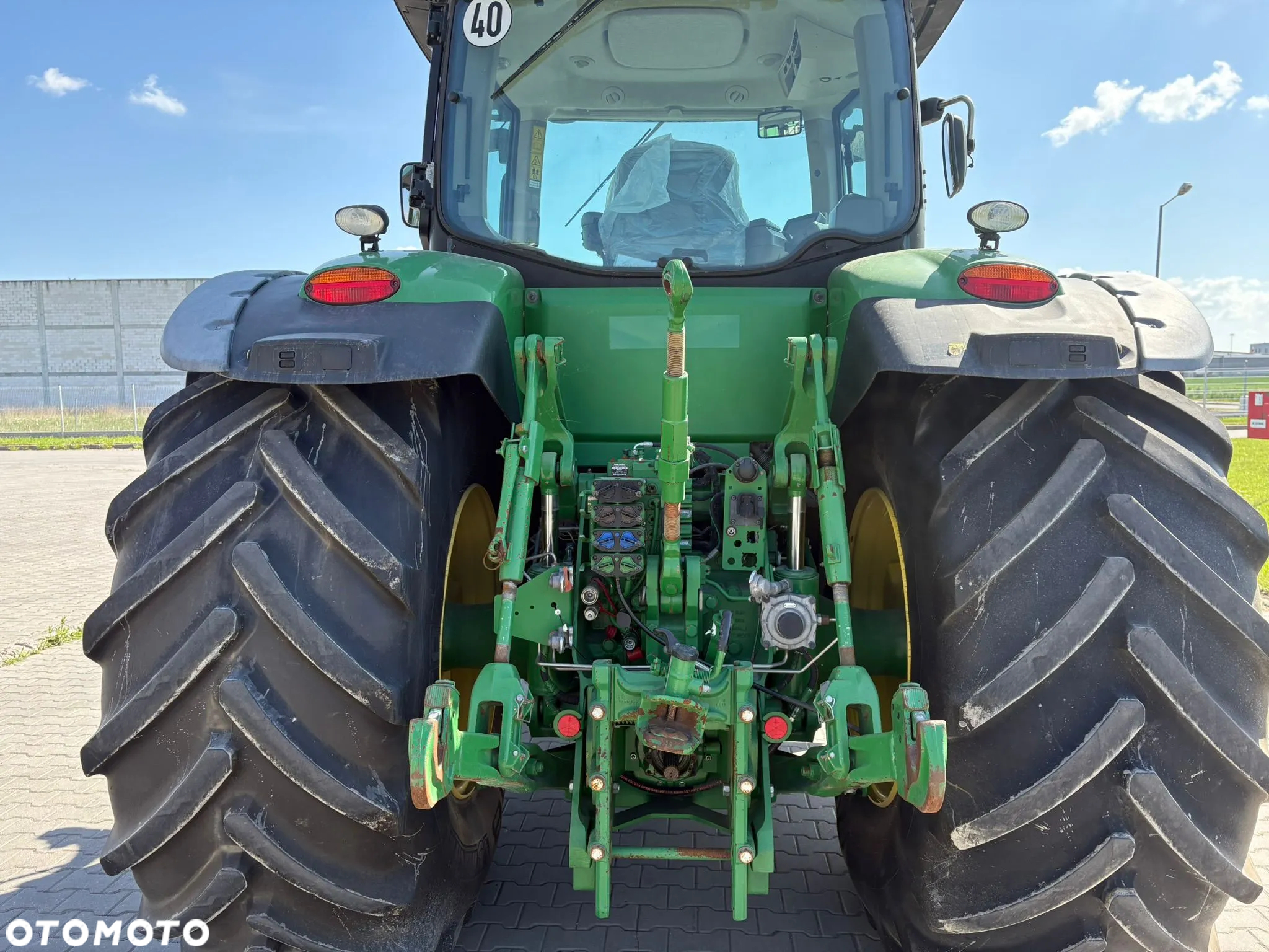 John Deere 8310R - 12