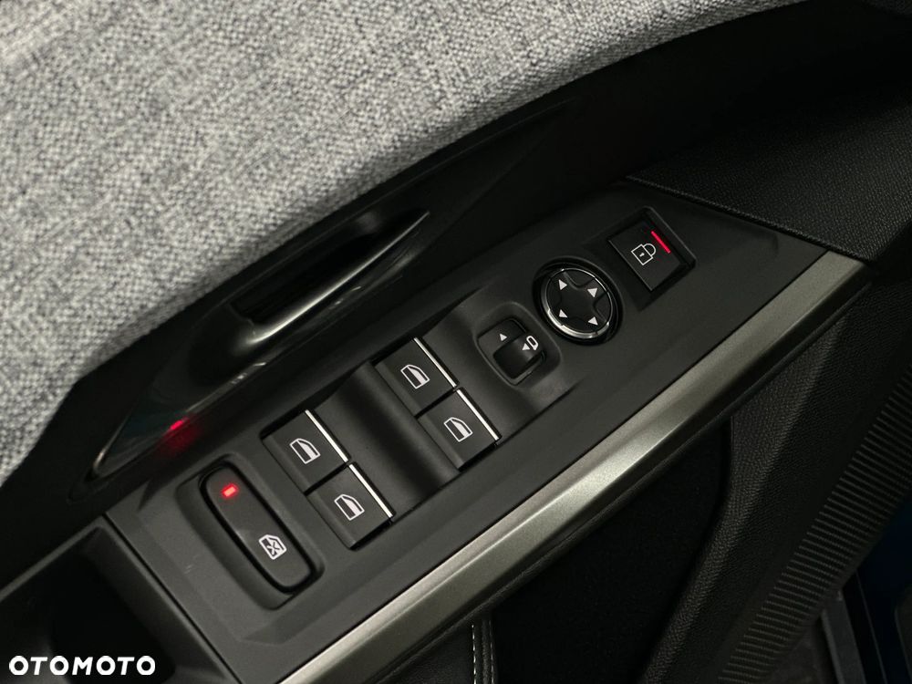 Peugeot 3008 1.2 PureTech mHEV GT E-DCS6 - 7