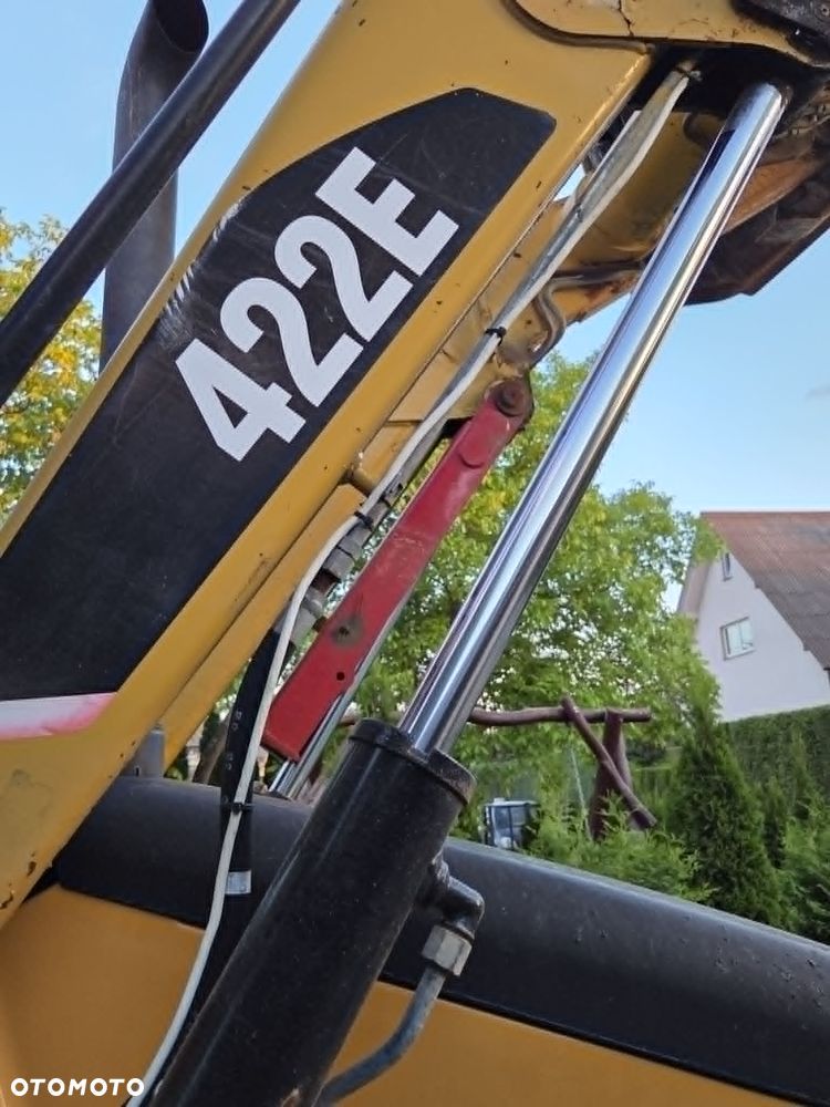 Caterpillar CAT 422E - 11