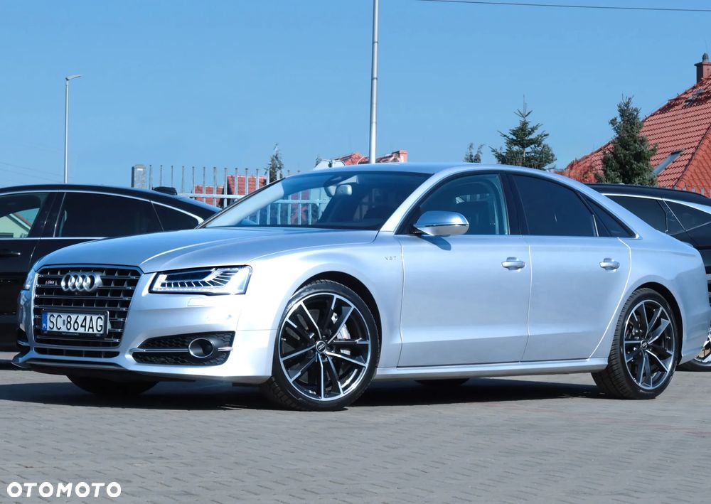 Audi S8 Plus - 4
