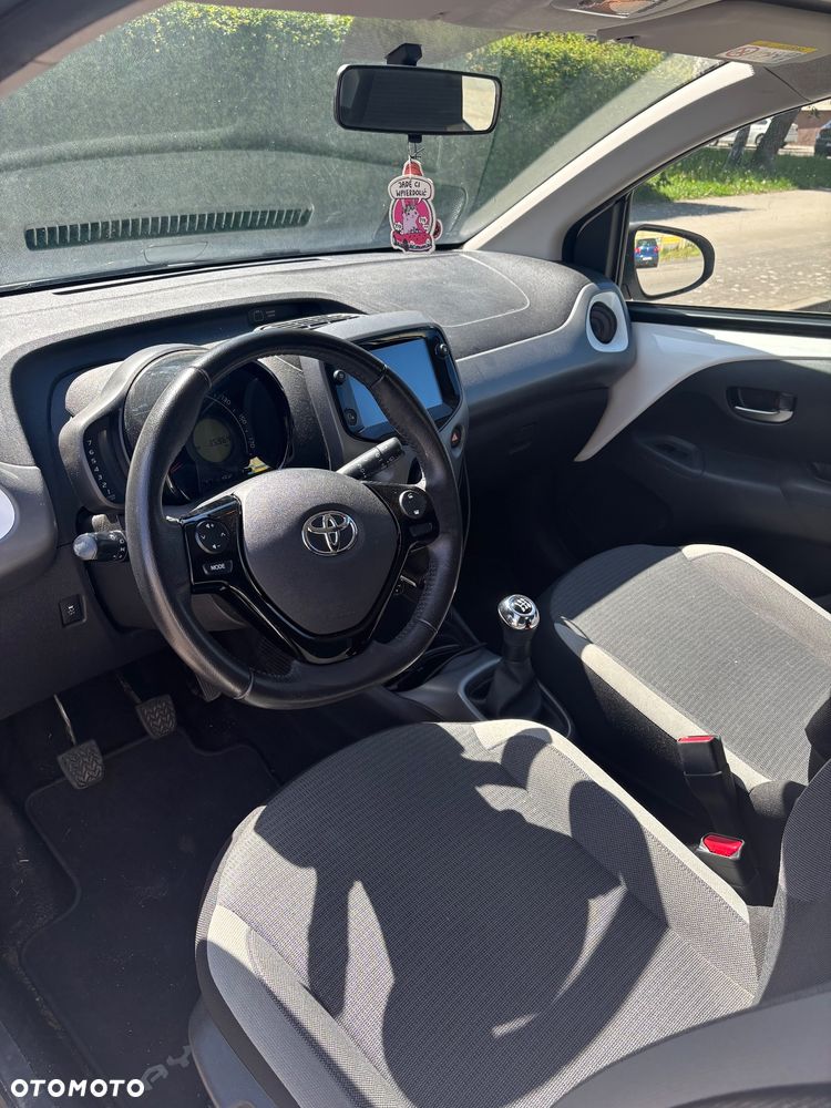 Toyota Aygo x-play - 6
