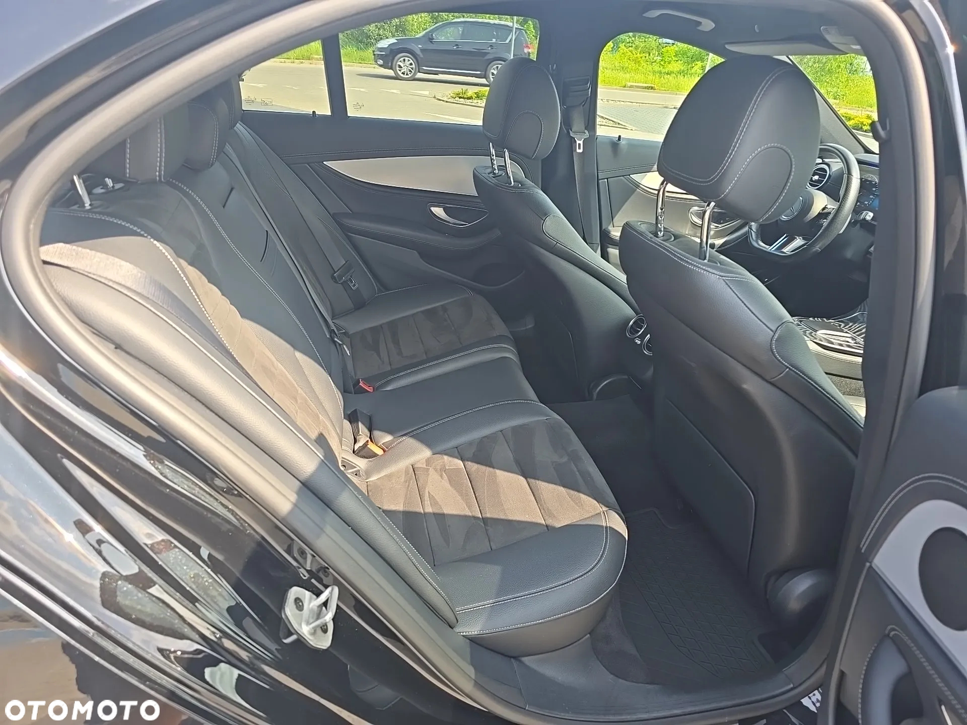 Mercedes-Benz Klasa E 300 de AMG - 19