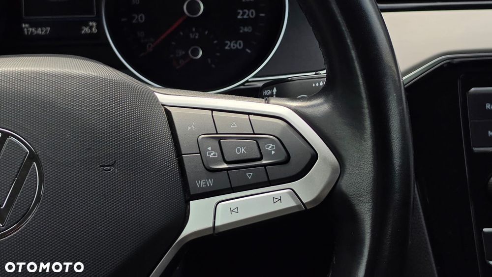 Volkswagen Passat 2.0 TDI EVO Elegance - 17