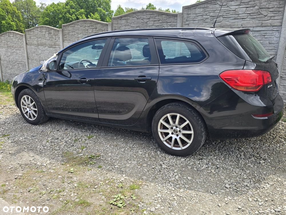 Opel Astra 1.4 150 Jahre - 9