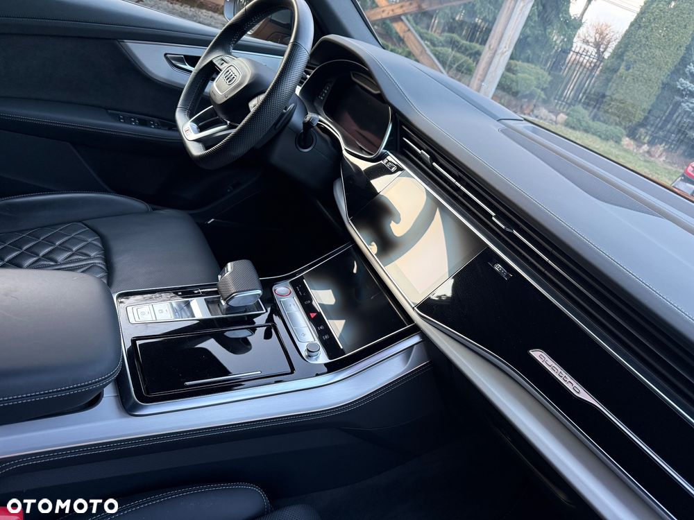 Audi SQ8 - 25