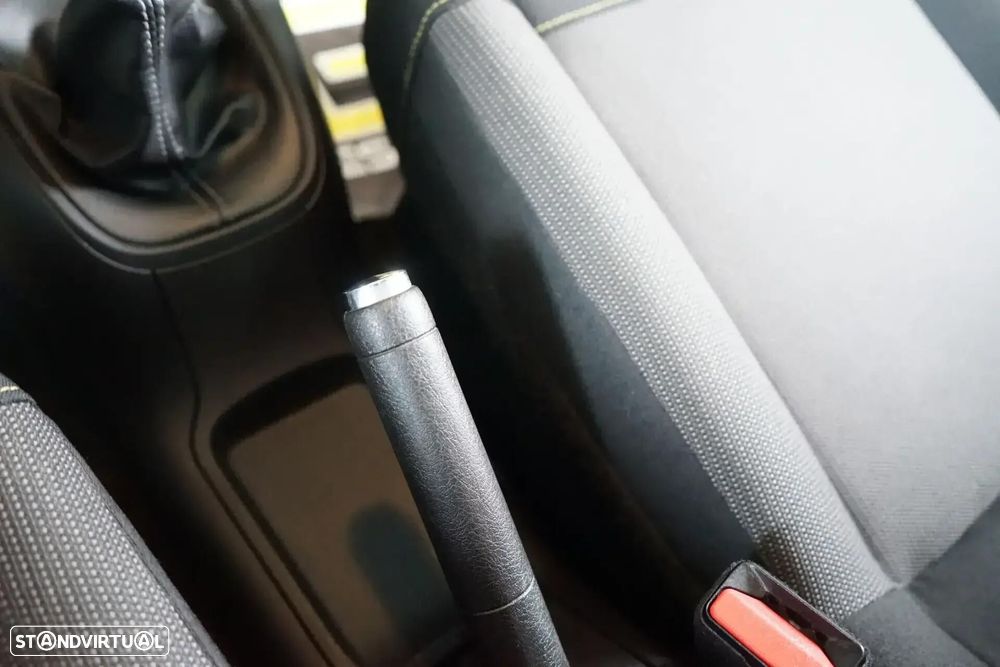 Citroën C3 1.2 PureTech Plus - 24