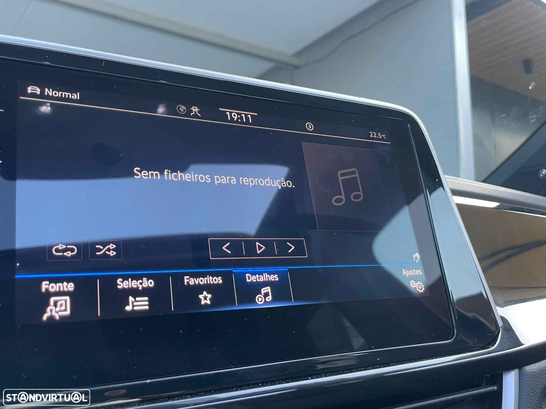 VW T-Roc 1.5 TSI R-Line DSG - 28