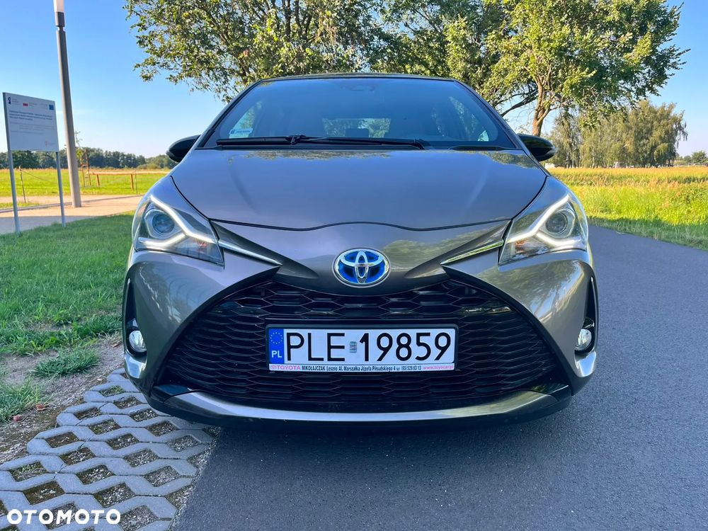 Toyota Yaris Hybrid 100 Selection Passion - 5