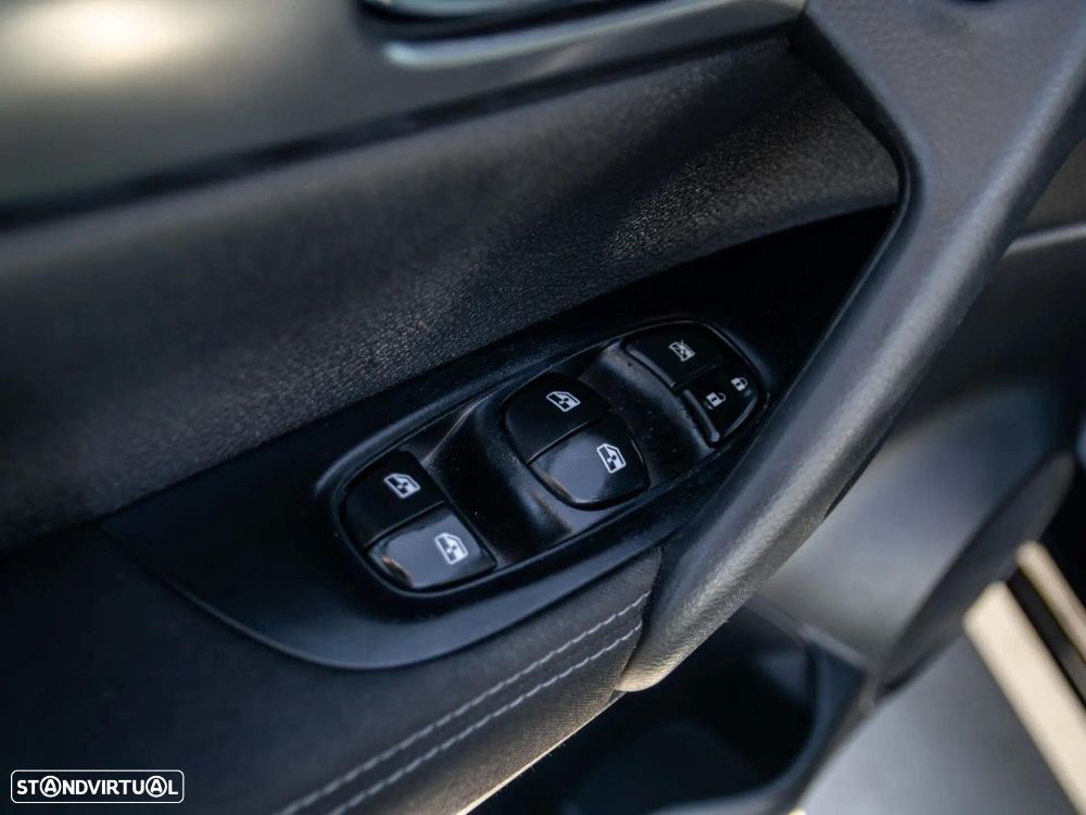 Nissan Qashqai 1.5 dCi N-Connecta 18 - 30