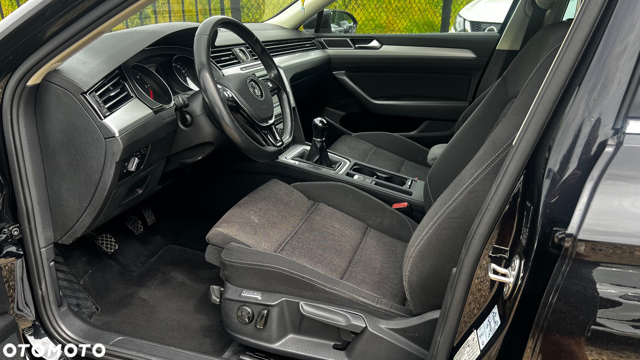Volkswagen Passat 2.0 TDI BMT Highline - 26