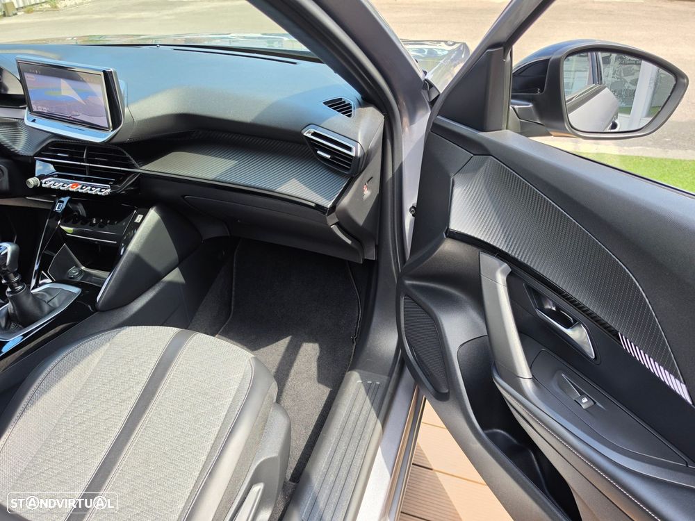 Peugeot 2008 1.2 PureTech Allure — fotografia 30