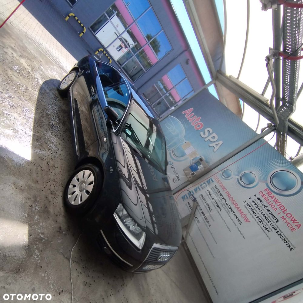 Audi A6 Limousine 2.4 - 6
